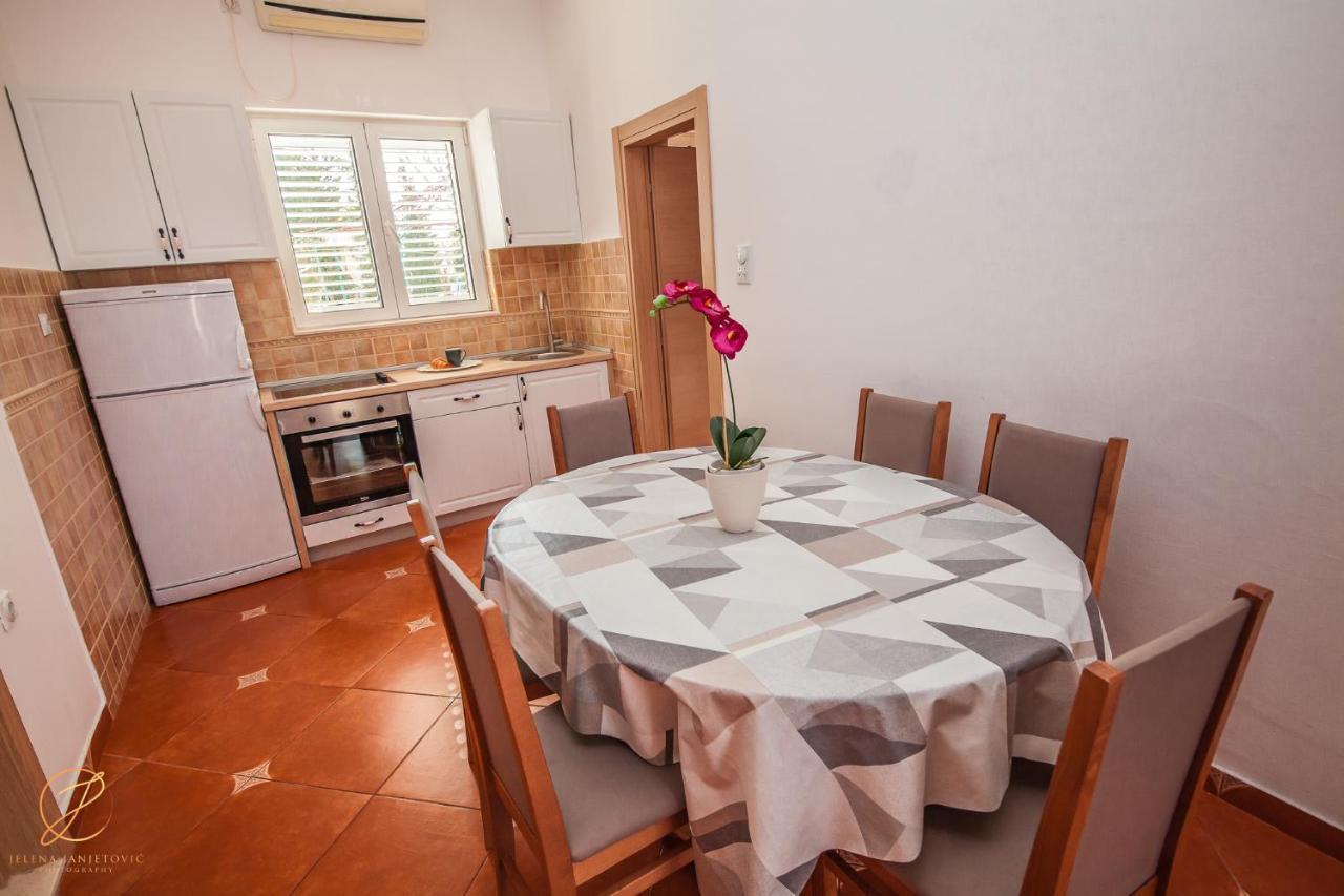 Apartments Batricevic Χέρτσεγκ Νόβι Εξωτερικό φωτογραφία